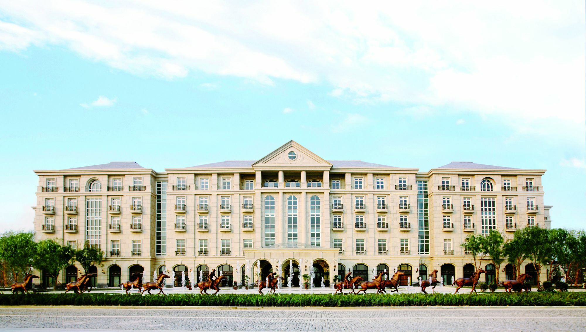 Tianjin Goldin Metropolitan Polo Club Hotel Xiqing Exterior foto